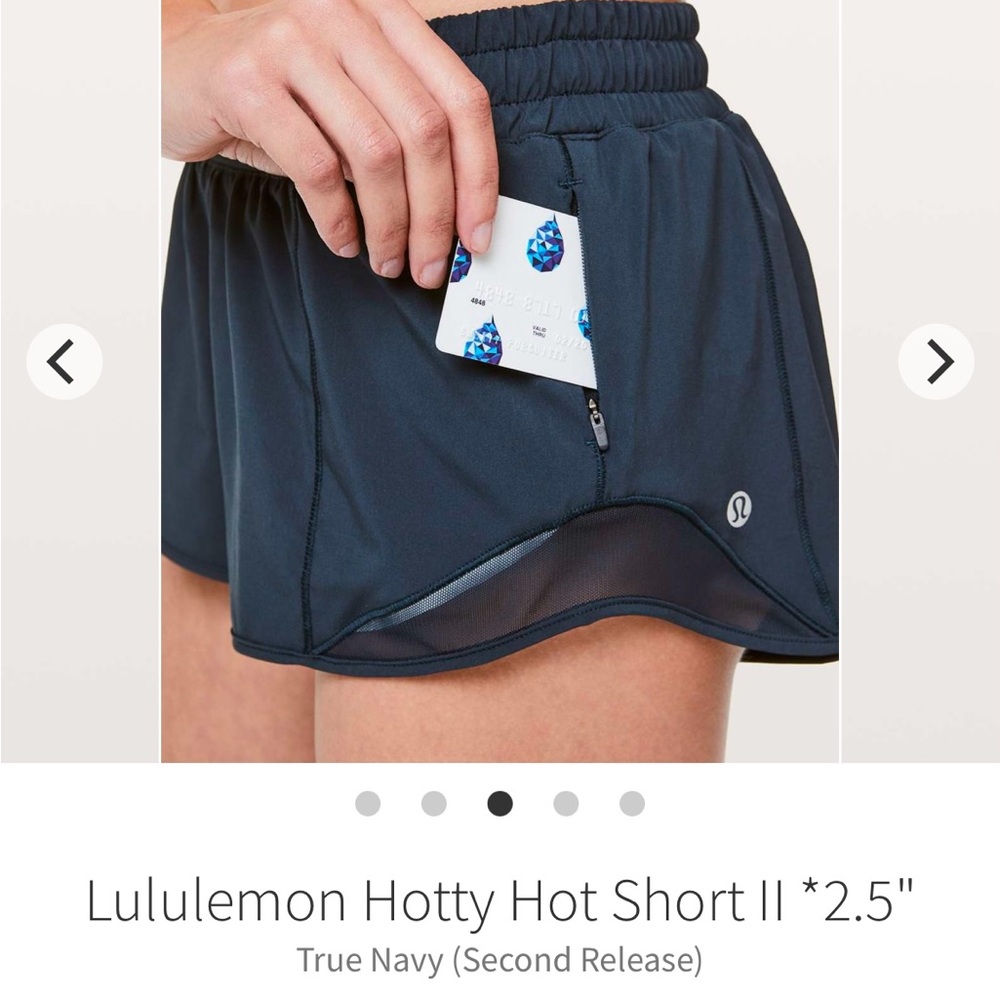 Lululemon Hotty Hot Shorts II Size 4 (2.5”) True Navy
